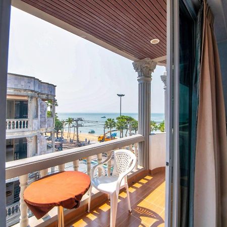 Akvavit Living Hotel Pantai Jomtien Bagian luar foto