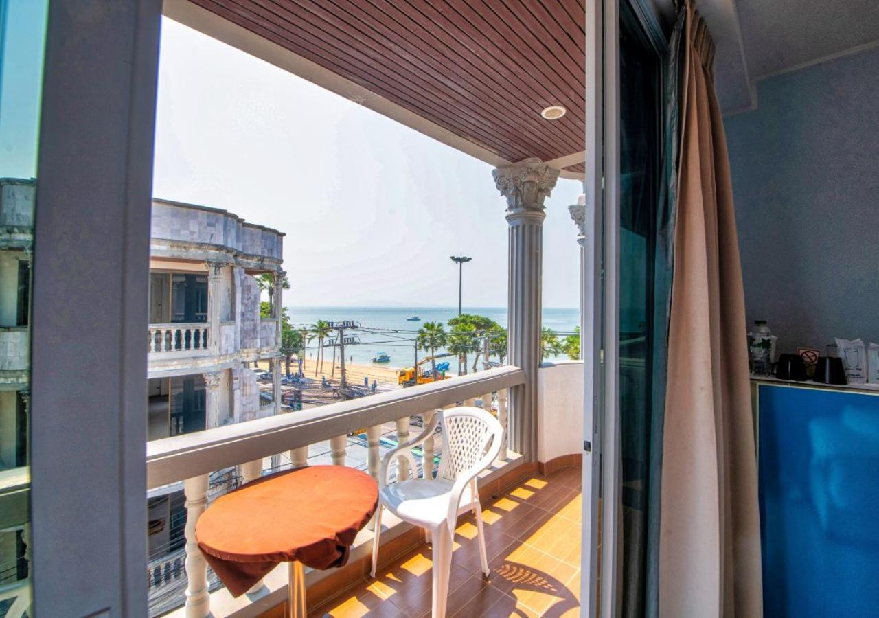Akvavit Living Hotel Pantai Jomtien Bagian luar foto