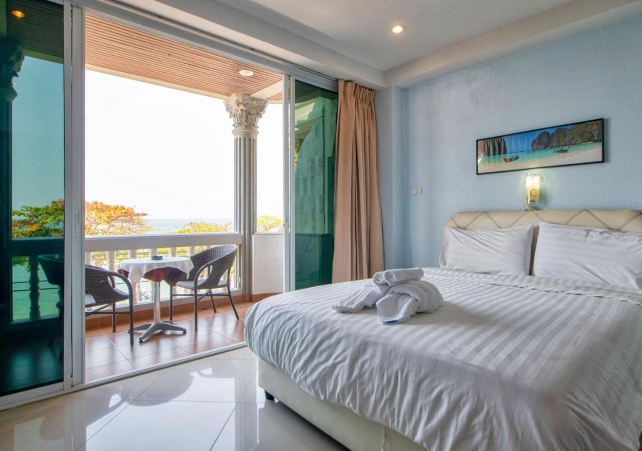 Akvavit Living Hotel Pantai Jomtien Bagian luar foto