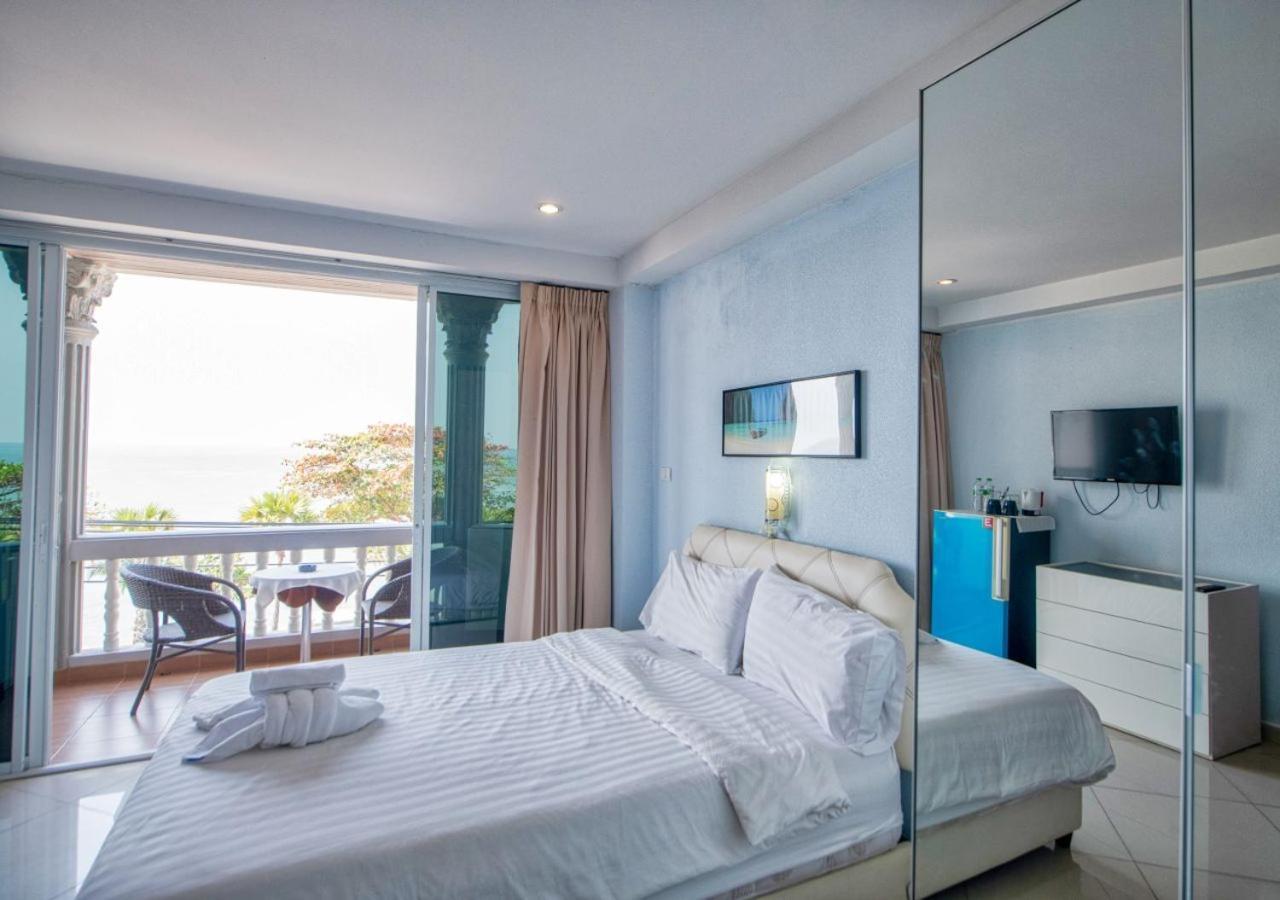 Akvavit Living Hotel Pantai Jomtien Bagian luar foto