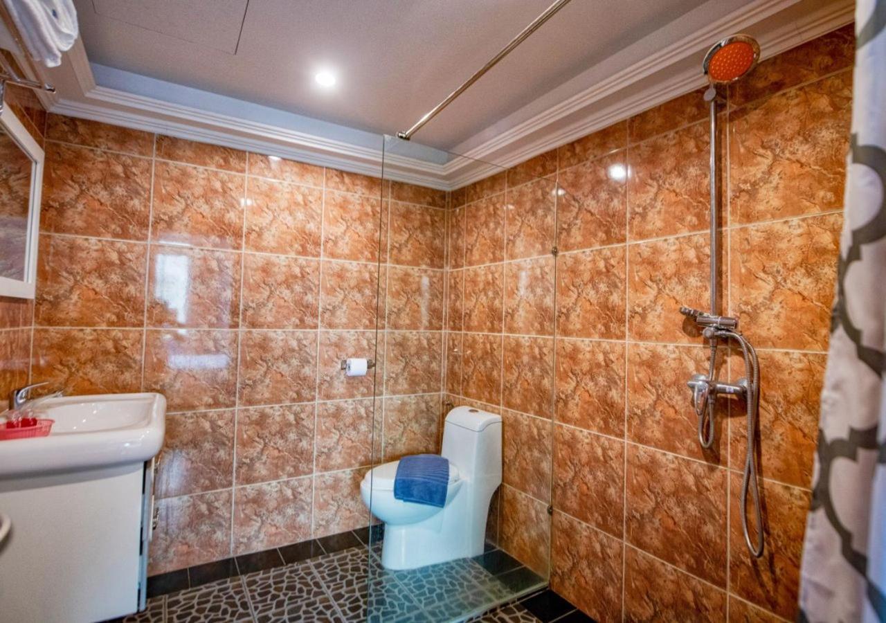 Akvavit Living Hotel Pantai Jomtien Bagian luar foto