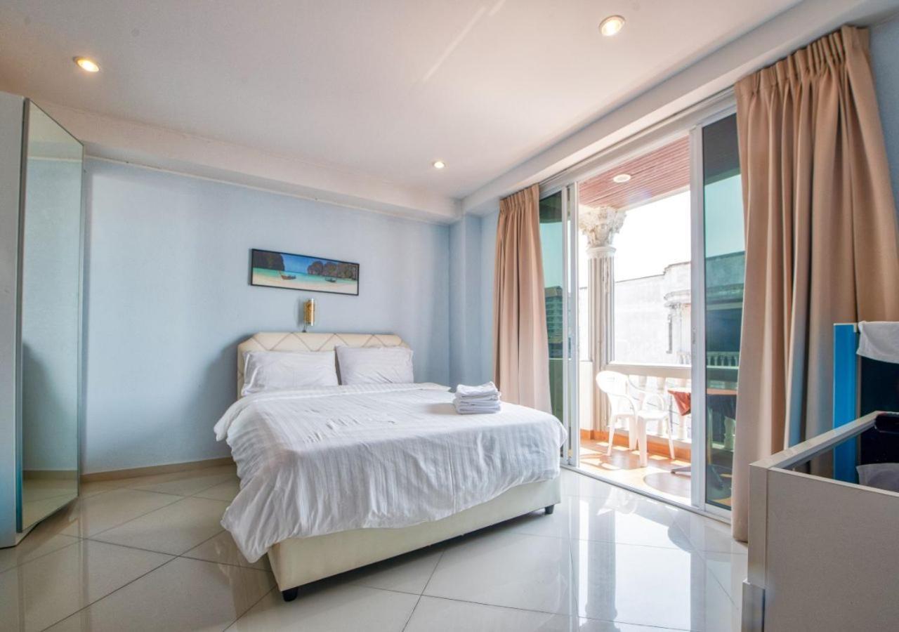 Akvavit Living Hotel Pantai Jomtien Bagian luar foto