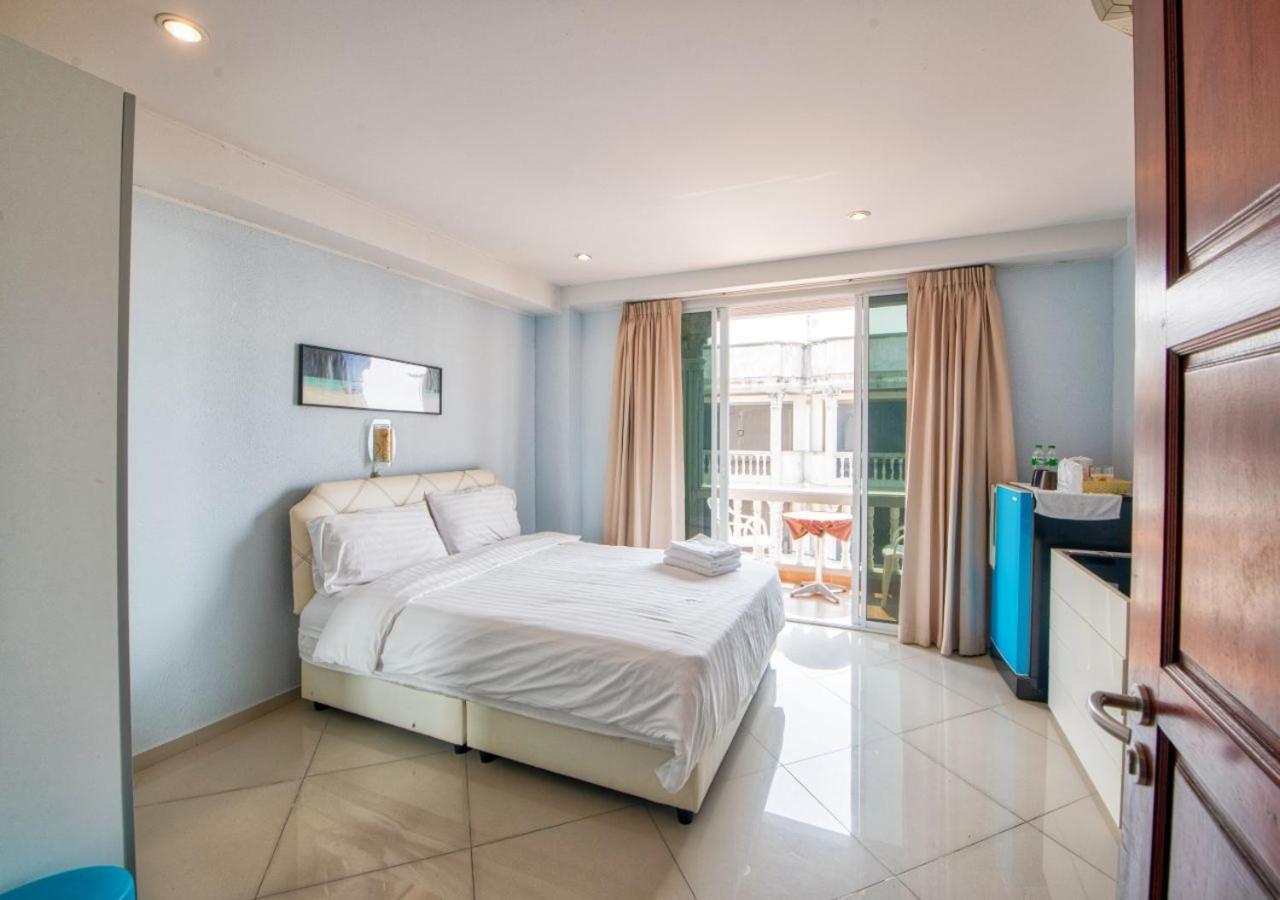 Akvavit Living Hotel Pantai Jomtien Bagian luar foto
